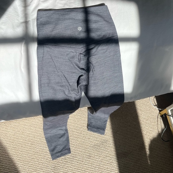 Lululemon Wunder Under Grey Leggings 25’-28’ - Picture 2 of 5